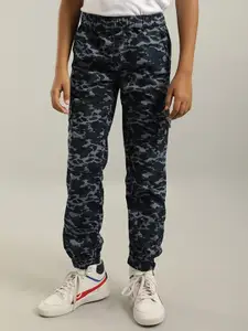 Indian Terrain Boys Camouflage Printed Mid-Rise Pure Cotton Trousers