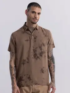 Snitch Brown Tie and Dyed Polo Collar Slim Fit T-shirt
