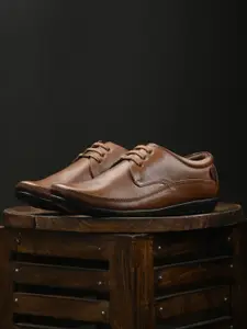Egoss Men Tan Textured Square Toe Comfort Insole Lace-Ups Leather Derbys