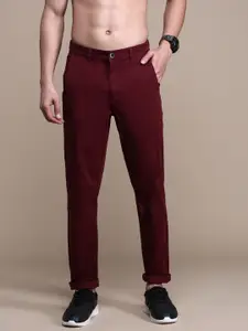 The Roadster Lifestyle Co. Men Maroon IOMA Slim Fit Mid-Rise Easy Wash Chinos Trousers
