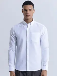 Snitch White Classic Slim Fit Cotton Opaque Casual Shirt