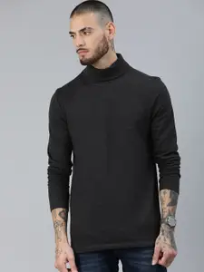 Huetrap Men Solid Slim Fit Sweatshirt