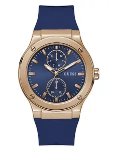 GUESS Men Textured Dial & Silicon Straps Analogue Watch GW0491G4