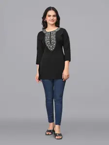 OWO THE LABEL Embroidered Round Neck Straight Kurti