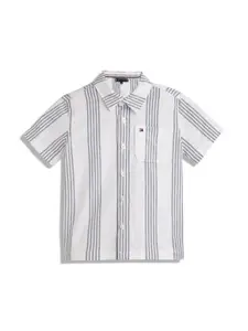 Tommy Hilfiger Boys Cutaway Collar Short Sleeves Opaque Striped Casual Shirt
