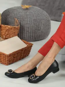 Carlton London Textured Round Toe Block Heeled Pumps