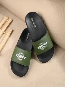 The Roadster Lifestyle Co. Men Printed Sliders