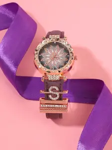 HAUTE SAUCE by  Campus Sutra Women Analogue Watch With S Initial Charm AW23_HSCW5146