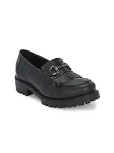 CARLO ROMANO Women Textured Round Toe Lightweight Leather Loafers