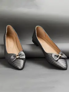 CODE by Lifestyle Women Grey Textured Loafers