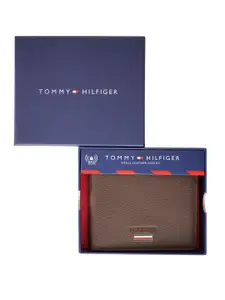 Tommy Hilfiger Men Leather Two Fold Wallet
