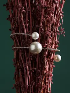 DressBerry Gold-Toned & White Gold-Plated Pearls Bracelet