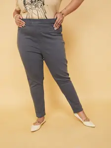 max Women Plus size Mid-Rise Clean Look Jeans