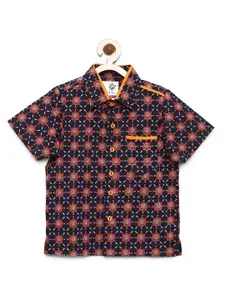 charkhee Boys Smart Opaque Geometric Printed Cotton Semiformal Shirt