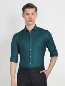 Arrow Slim Fit Cotton Formal Shirt