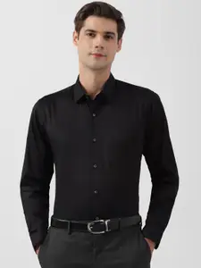 Peter England Spread Collar Opaque Cotton Formal Shirt