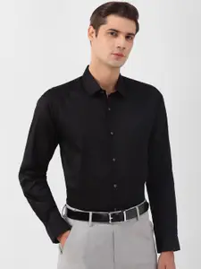 Peter England Slim Fit Spread Collar Long Sleeves Cotton Formal Shirt