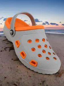 BAESD Men Colourblocked Clogs