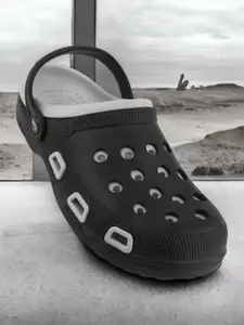 BAESD Men Colourblocked Clogs