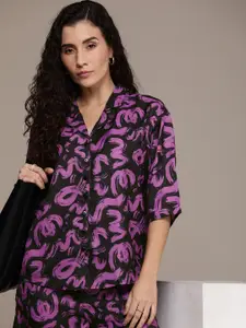 The Roadster Life Co. Women Abstract Printed Shirt & Shorts Co-Ords Set
