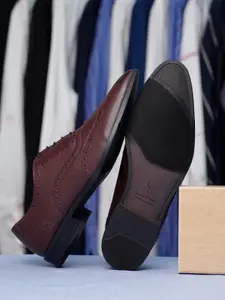 LOUIS STITCH 
Men Textured Formal Lace Up Brogue Shoes