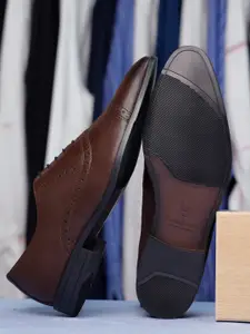 LOUIS STITCH 
Men Textured Formal Lace Up Oxford Shoes