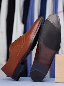 LOUIS STITCH 
Men Textured Formal Lace Up Oxford Shoes