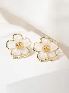 VAGHBHATT Gold Plated Floral Studs Earrings