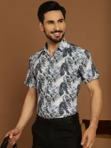 Indian Needle Classic Floral Printed Spread Collar Short Sleeves Formal Shirt