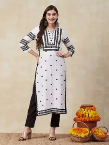 GoSriKi Floral Chikankari Embroidered Notch Neck Regular Sleeves Straight Kurta