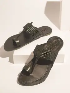 PRIVO by Inc.5 Men Green Leather Kolhapuri Comfort Sandals