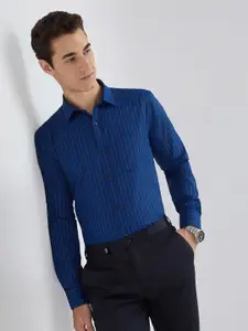Park Avenue Slim Fit Opaque Striped Cotton Formal Shirt