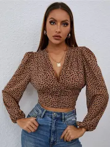 Stylecast X Slyck Animal Printed V-Neck Puff Sleeve Fitted Crop Top