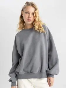 DeFacto Round Neck Long Sleeves Pullover Sweatshirt