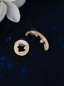 Bellofox Gold Toned Gold Plated Studs Earrings