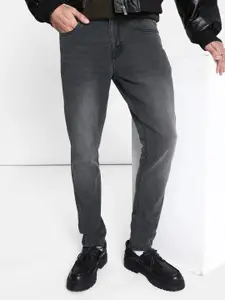 The Roadster Life Co. Men Slim Fit Light Fade Stretchable Jeans