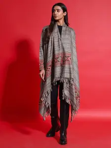 Zamour Geometric Self Design Longline Button Shrug