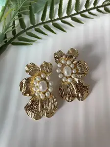 ISHKAARA Gold-Plated Pearl Beaded Floral Studs Earrings
