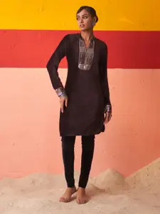 Lakshita Yoke Design Sequinned Embellished Mandarin Collar Velvet Straight Kurta