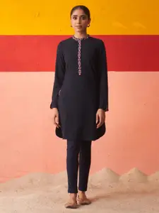 Lakshita Self Design Yoke Design Mandarin Collar Woollen Kurta With Thread Work