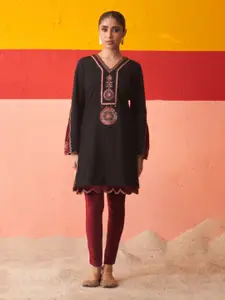 Lakshita Ethnic Motifs Embroidered Bell Sleeves Sequinned Woollen Kurta