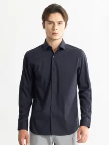 Snitch Navy Blue Classic Slim Fit Pure Cotton Casual Shirt