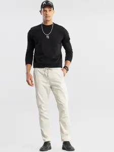Snitch Men Grey Tapered Fit Cargos Trousers
