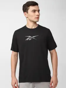 Reebok Brand Logo Printed Train Speedwick Gfx Slim-Fit T-Shirt