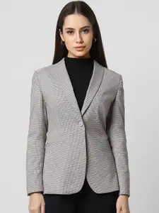 Van Heusen Woman Checked Notched Lapel Long Sleeves Regular Fit Single Breasted Blazer