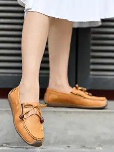 Shoetopia Women Textured Lightweight Tassel Loafers