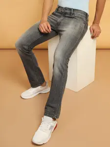 Wrangler Men Millard Straight Fit Mid-Rise Heavy Fade Clean Look Stretchable Jeans