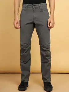 Wrangler Men Straight Fit Low-Rise Chinos