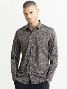Snitch Men Grey Classic Slim Fit Printed Casual Shirt