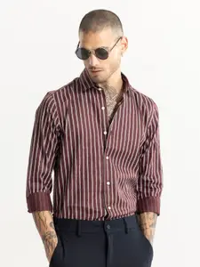 Snitch Men Maroon Classic Slim Fit Striped Casual Shirt